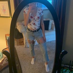 ✨ Adorable floral crop top ✨